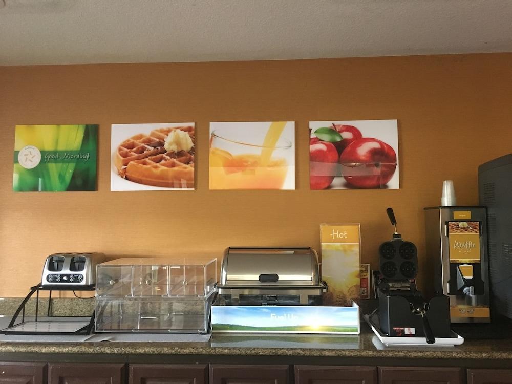 Quality Inn & Suites Malvern Buitenkant foto