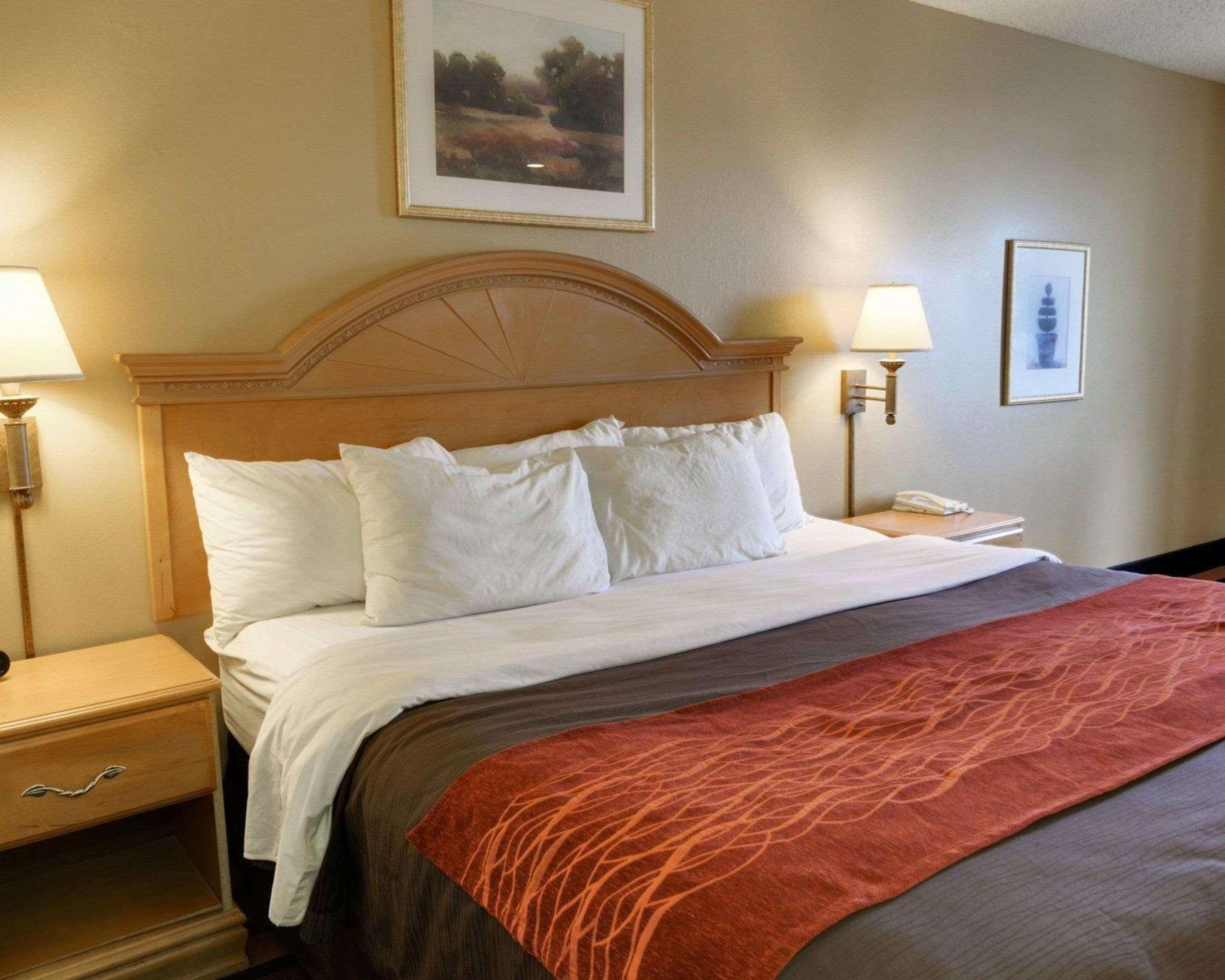 Quality Inn & Suites Malvern Buitenkant foto