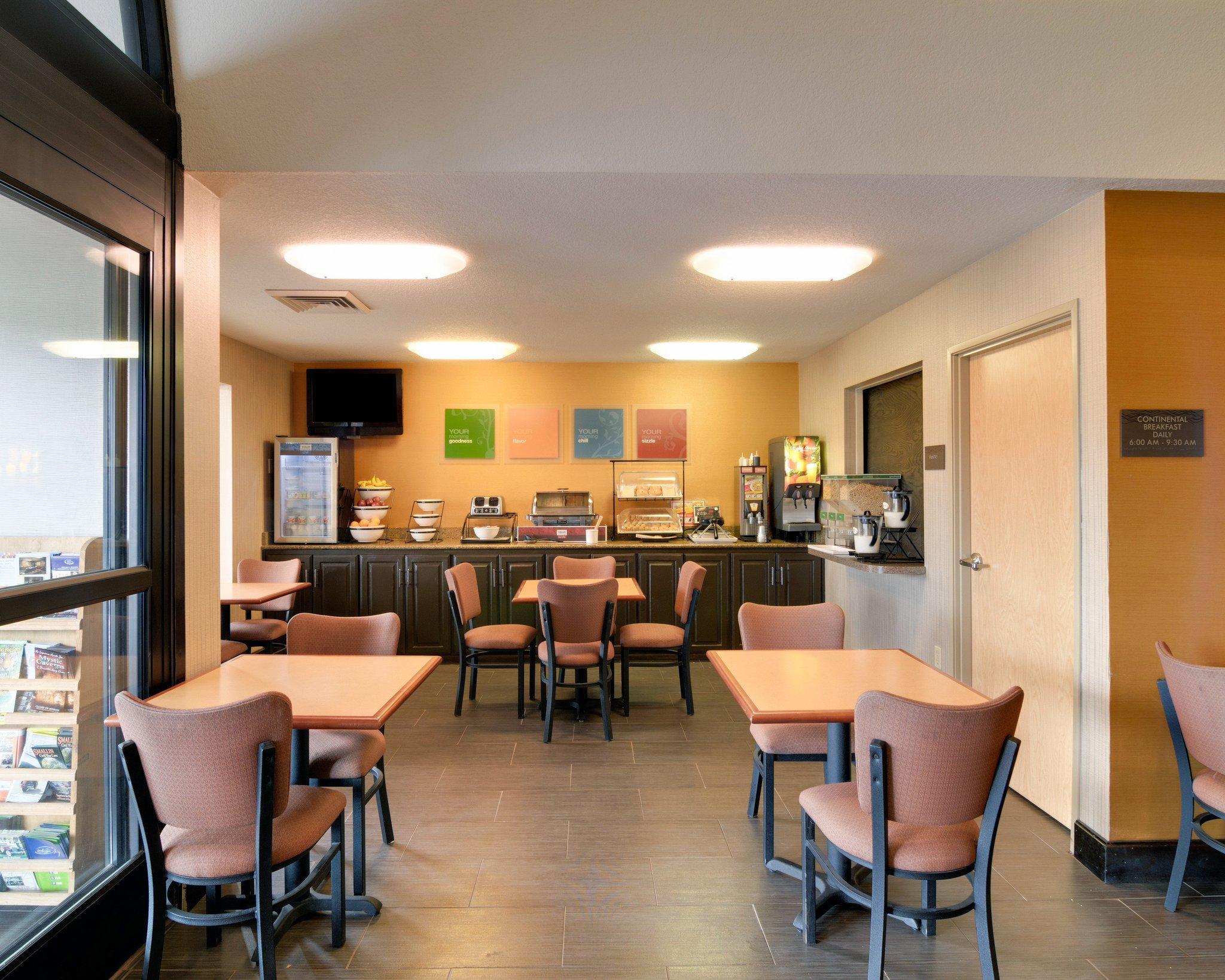 Quality Inn & Suites Malvern Buitenkant foto